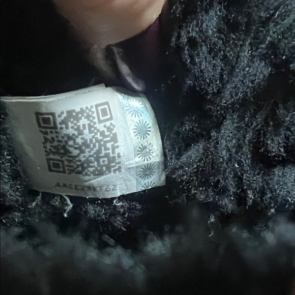 UGG Black Leather Grommet Bailey Bow Leather Boots Size 9 - Picture 4 of 10